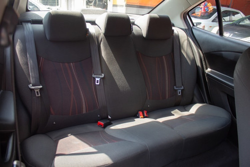 Imagen 8 de 14 de Chevrolet Aveo 2018