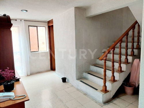 Imagen 7 de 19 de Casa En Venta De 3 Niveles Con Roof Garden, Cerca De Monte Maria