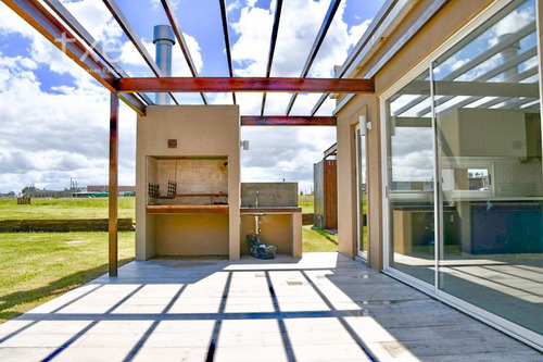 Casa En Venta En Miradores De La Tahona