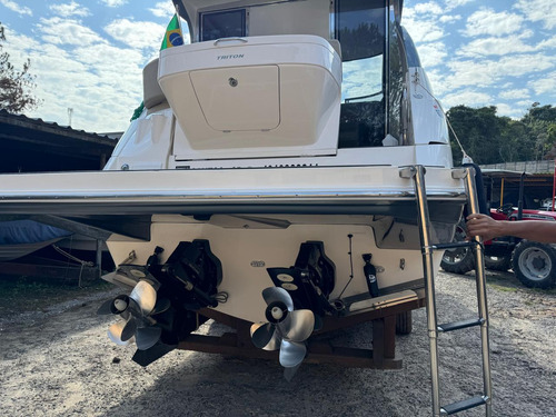 Lancha Triton 370ht, Zerada E Completa Na Represa