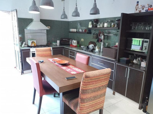 Imagen 2 de 12 de Casa 4 Ambientes