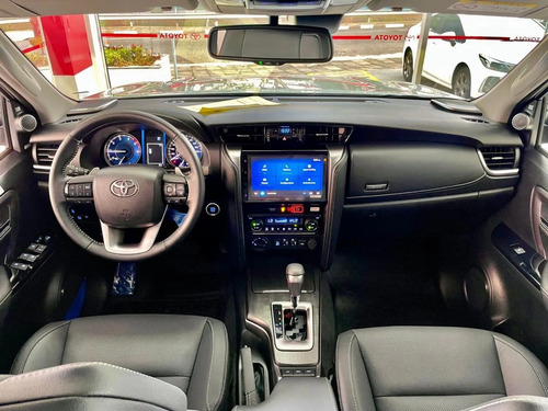 Toyota Hilux SW4 Platinum 2.8 D-4 Tbo 4x4 Aut 7 Lugares