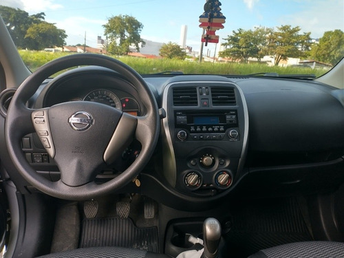 Imagem 4 de 10 de Nissan March 2016 1.0 12v Sv 5p