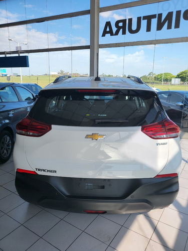 Imagen 3 de 20 de Chevrolet Tracker 2022 1.2 Turbo At