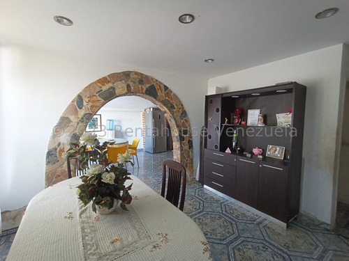 Casa En Venta Para Remodelar Urb Tiuna Maracay 25-14056 Apd