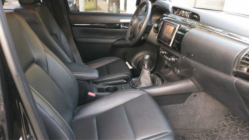 Imagen 8 de 10 de Toyota Hilux 2019 2.8 Cd Srx 177cv 4x4