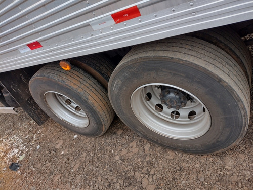 Imagem 7 de 13 de Volvo Vm 260