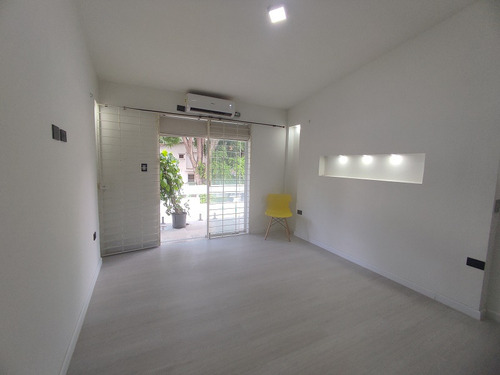 Lm Vende Casa En La Urb. La Trigaleña, Valencia.