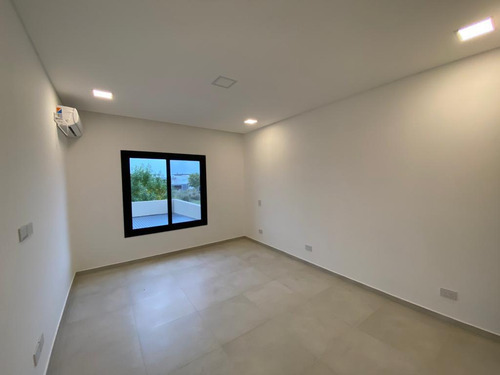 Casa 4 Amb C/ 2 Cocheras Y Pileta - Terravista