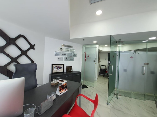 Oficina Con Terraza En Venta