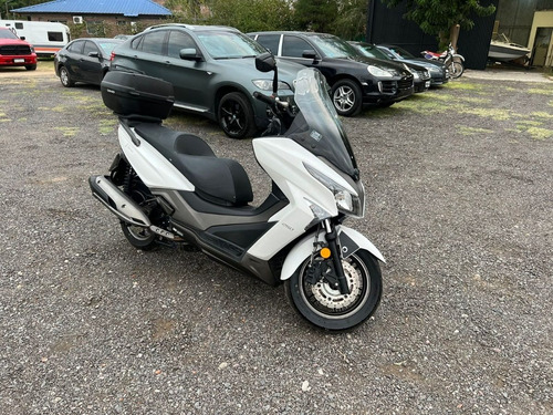 Imagen 10 de 17 de Kymco 250 Xtown