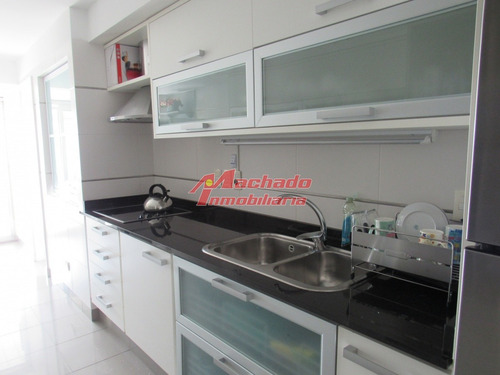 Apartamento En Punta Del Este, Mansa- Ref: 6392