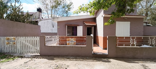 Calle 6 Entre Calles 62 Y 63 Mar Del Tuyú Chalet De 3 Ambientes Al Frente Del Complejo Vende Sara Zapata Inmobiliaria