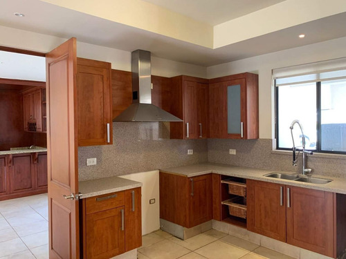 Imagen 3 de 27 de Casa Venta Dos Niveles Área Común Con Alberca Al Norte De Hermosillo.