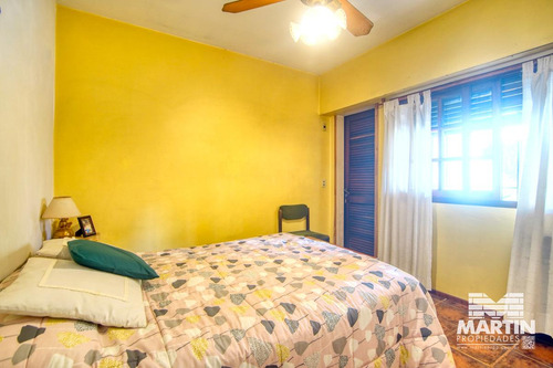Casa 6 Ambientes, Suite, Escritorio, Cochera, Jardín Con Pileta Y Terraza.