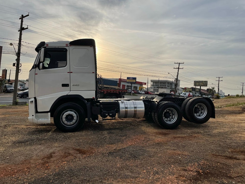 Imagem 19 de 25 de Volvo Fh 440 Truck 6x2 Apenas 350 Mil Km Cavalinho Trator