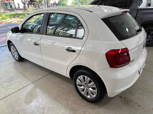 Imagen 4 de 10 de Volkswagen Gol Trend 2017 1.6 Comfortline 101cv