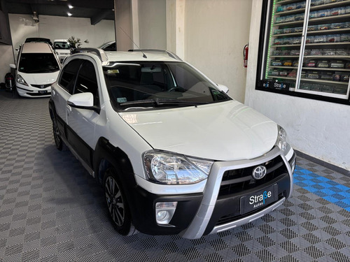 Toyota Etios 1.5 Cross