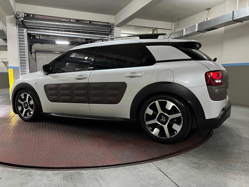 Imagen 9 de 15 de Citroën C4 Cactus 2017 1.2 Puretech 110 At6 S&s Shine