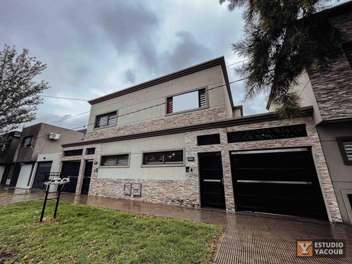 Dúplex En Venta - 2 Dormitorios 2 Baños - Cochera - 106mts2 - Tolosa, La Plata