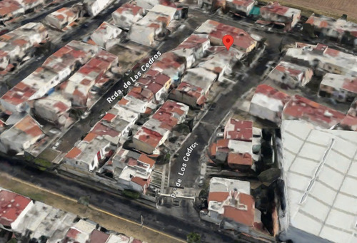 Sk01- Casa En Remate Bancario En C. Industria De La Construcción, Villas De Zapopan, Zap, Jal. (65% Debajo De Su Valor Comercial, Solo Recursos Propios)