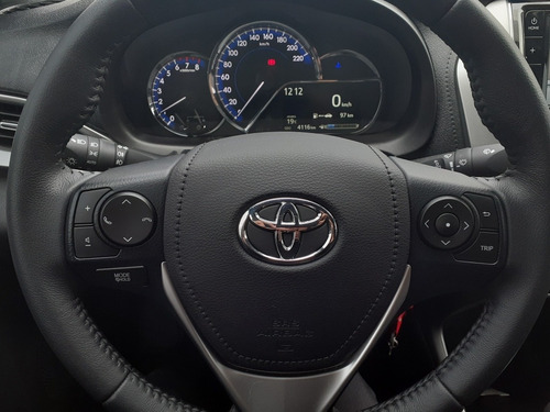 Imagen 9 de 11 de Toyota Yaris 2021 1.5 107cv Xls 4 P