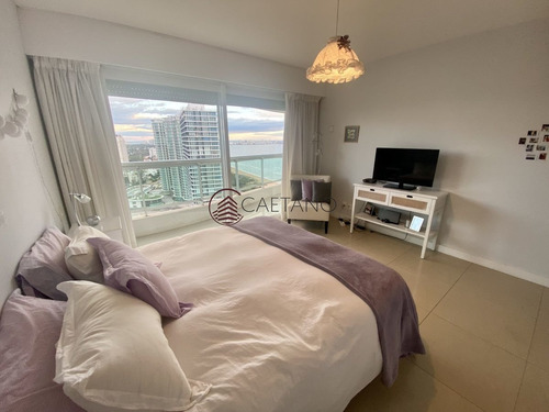 Imagen 14 de 24 de Venta Apartamento 4 Dormitorios Playa Mansa Punta Del Este - Punta Del Este Mansa