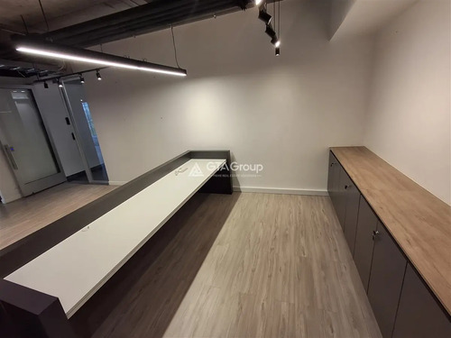 Arriendo Espectacular Oficina 360 M2. Exclusivo Edificio
