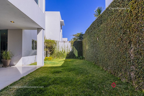 Residencia De Lujo En Los Olivos En Venta