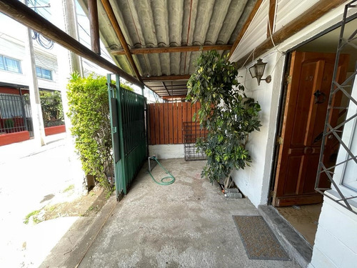 Casa Ampliada Y Regularizada Al Lado De Av. Gabriela
