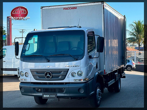 Caminhão Mercedes-bens Accelo 815 - 2018 Com Baú Seco