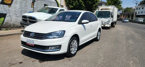 Volkswagen Vento 1.6 Highline At