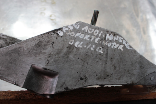 Soporte Motor Delantero Izq Audi A4 2004 1.8 8e0199351 K3320 (Usado)