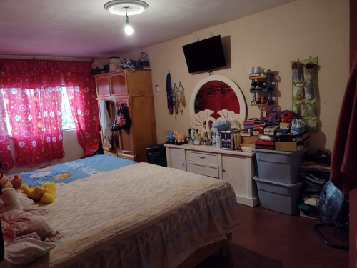 Imagen 8 de 8 de Venta De Amplia Casa De 2 Niveles Y De 4 Recámaras.