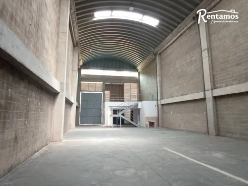 Bodega En Arriendo En Ancon San Martin. Cod A11230