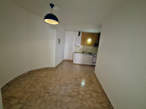 Alquiler Rosario Barrio Martin. Planta Baja. 2 Dormitorios Con Patio