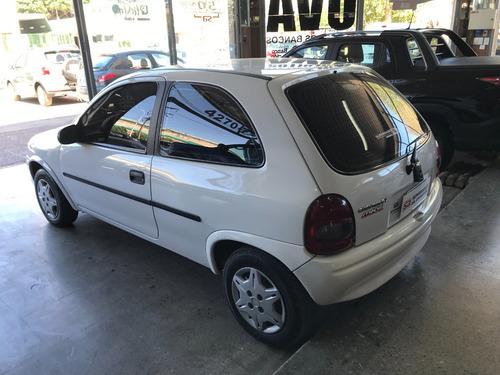 Chevrolet Corsa Classic 1.6 Gl Aa 3P