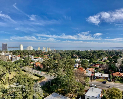 Tres Dormitorios Con Vista Al Mar En Roosevelt