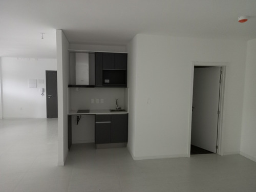 Imagen 8 de 12 de Venta Local Para Oficinas O Consultorios Pocitos Nuevo C/ 5 Garajes A Estrenar