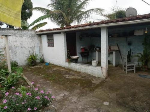 Imagem 4 de 11 de Casa No Jardim Sabauna, Em Itanhaém, Litoral Sul De São Paulo, Localizada Lado Serra, Ficando À 200 Metros Da Rodovia. Possui Vaga Para 02 Automóveis, Área Para Churrasqueira E Piscina.