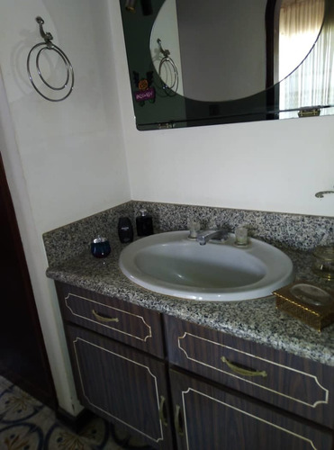 Imagen 11 de 12 de Venta De Casa En Urb Macaracuay De 5 Habitaciones