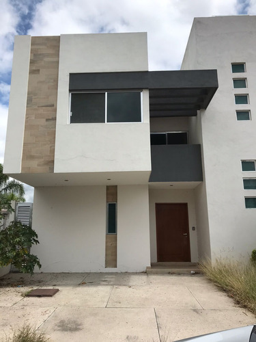 Se Vende Casa En La Condesa Juriquilla, Cuarto De Servicio, 