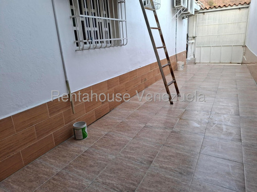 Casa De Dos Plantas En Venta En Via El Ujano Barquisimeto Lara Rc