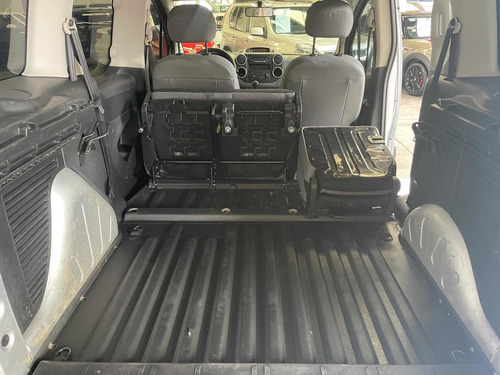Imagen 11 de 14 de Peugeot Partner Tepee 2015 1.6 Outdoor 7 Pas. Mt