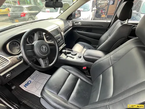Jeep Grand Cherokee Laredo 3.6cc AT AA 4X4