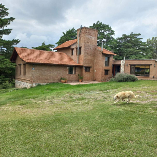 Se Vende Casas En La Cumbre Frente Al Golf Vistas Únicas 4 Dor.