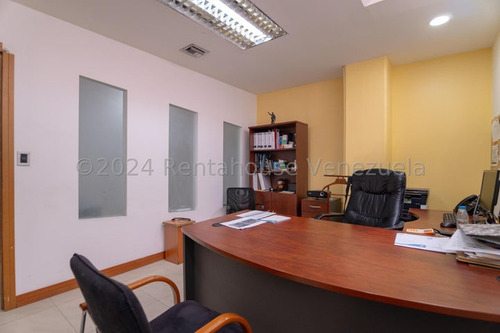 Edificio Comercial En Venta Mls #24-17255