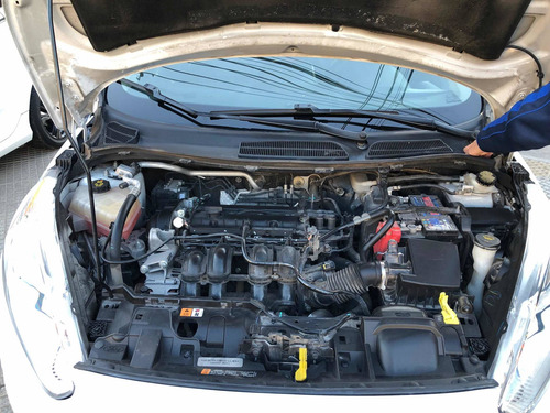 Imagen 7 de 15 de Ford Fiesta Titanium Automatico 2017