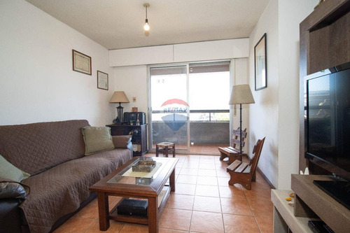 Venta Apartamento 2 Dormitorios Balcón Centro