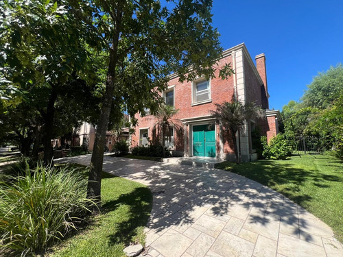 Casa En Venta En Los Jazmines, Pilar Del Este, Pilar